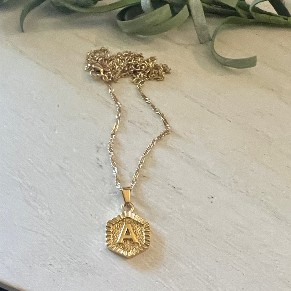 Oak & Ivy boutique necklace “A”